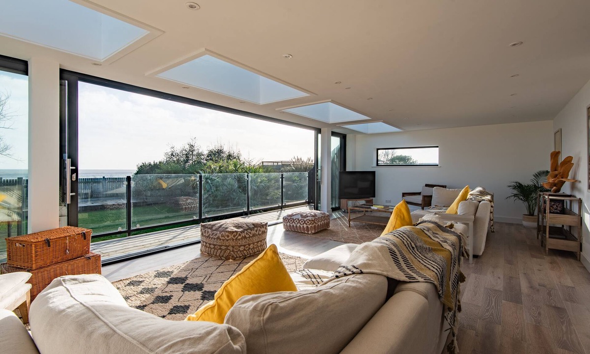 New Romney Cottage | Waterfront - a large detached beach house by Bloom Stays that sleeps 8 guests in 4 bedrooms