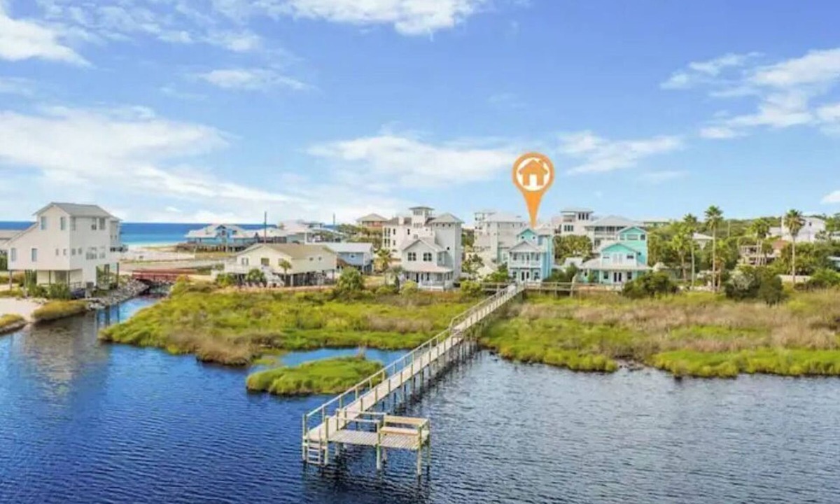 Dune Allen Beach House | Waterfront Beach Retreat - 4bdrm