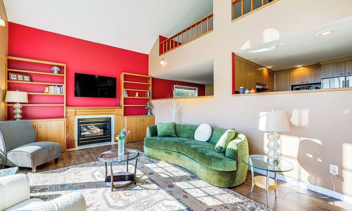 Marietta-Alderwood Cottage | Waterfront Bellingham Bliss: Steps to Beach!