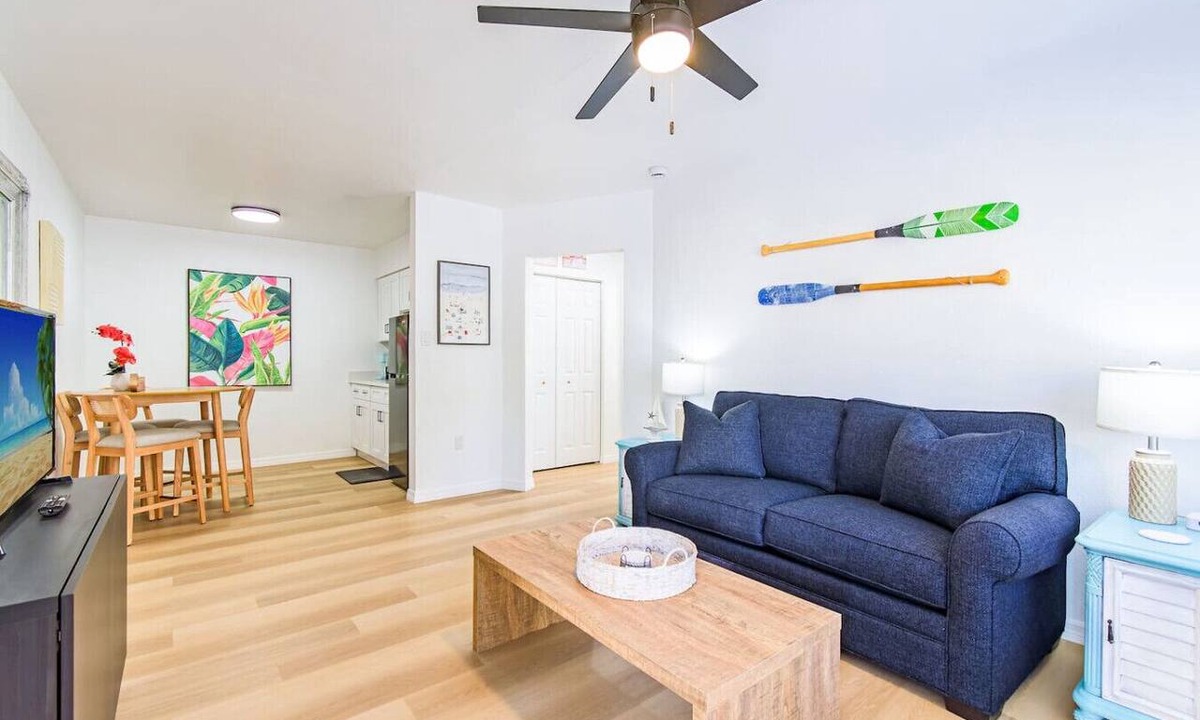 Bay Esplanade Apartment | Waterfront Bungalow Oasis 2 Blocks to Beach