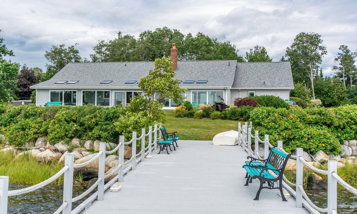 Musquodoboit Harbour House | Waterfront LUXURY Guesthouse + Spa Amenities, near Martinique Beach