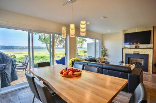 Ste Anne de Beaupre House | Waterfront view - Phenicia House