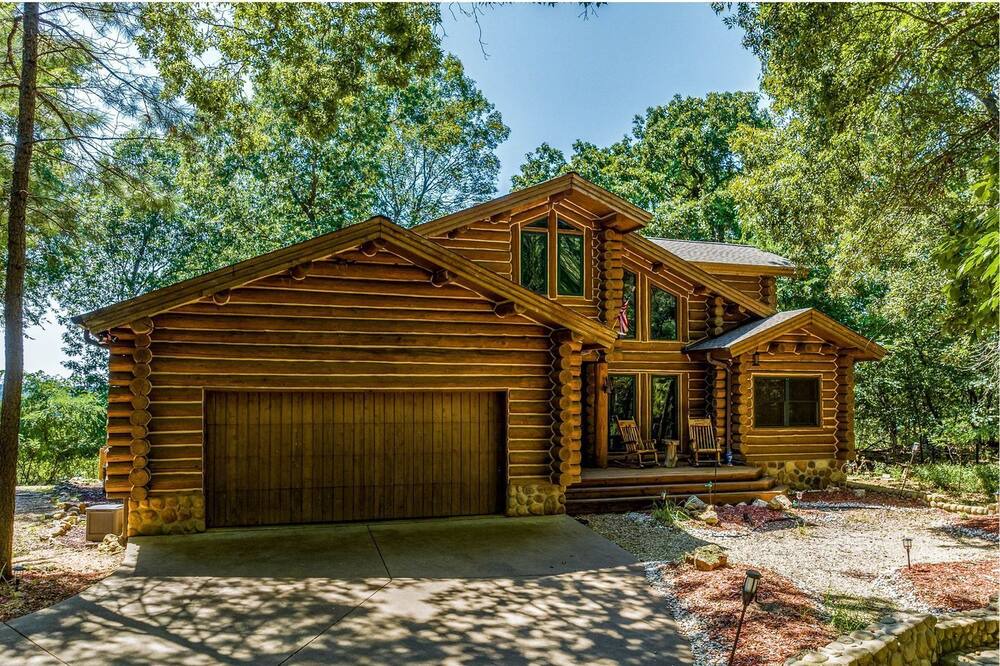 Mayes County Cabin | Waterfront Cabin with Barbecue in Langley, Oklahoma