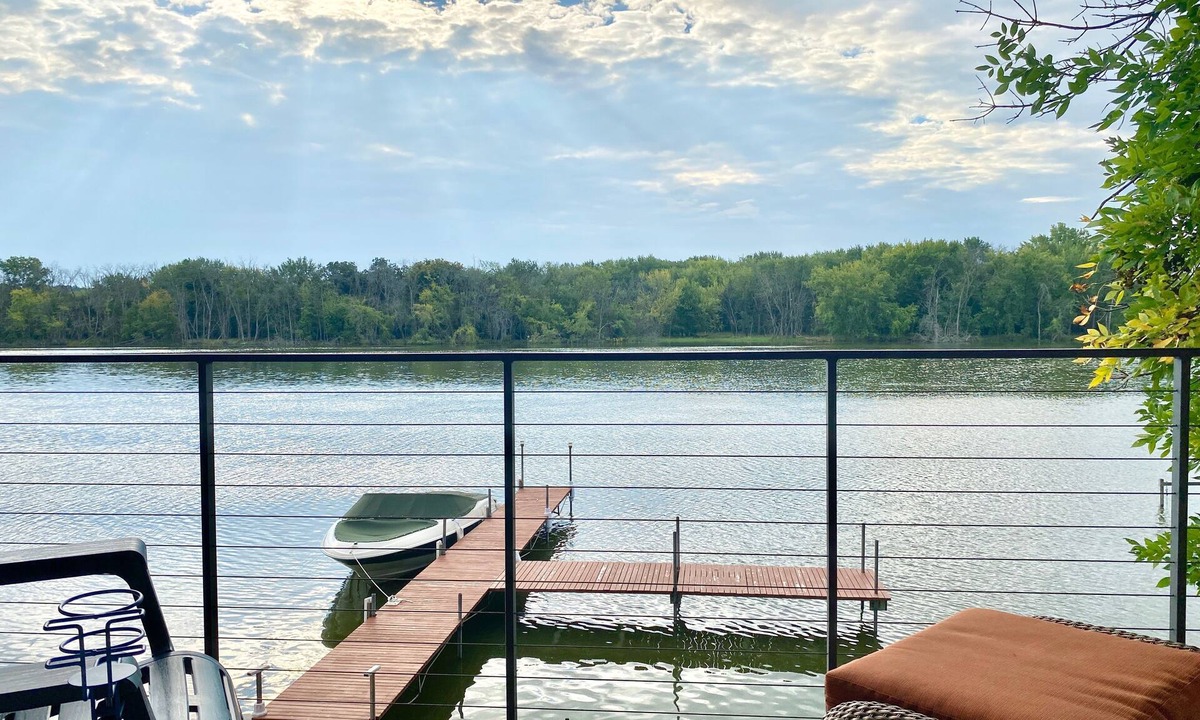 Edgerton Cabin | Waterfront Cabin with Kayaks - Cozy and Modern - Perfect for Two!