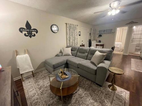Lake Charles House | Waterfront CabinFast WiFi35min to Cameron LNG