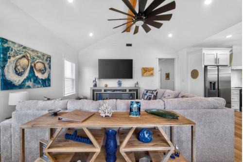 Shoreline Park House | Waterfront Canal Retreat w/Dock and Patio