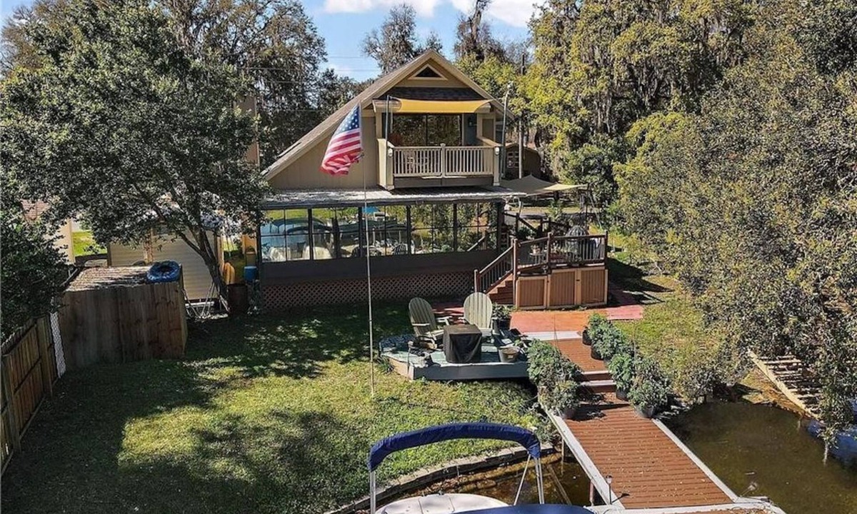 Hernando House | Waterfront Chalet home on Hernando lake chain
