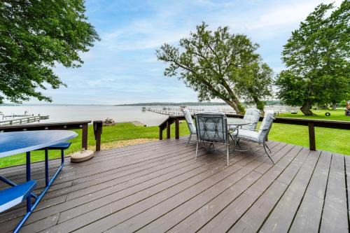 Jamestown West House | Waterfront Chautauqua Lake Home w/Deck & Grill!