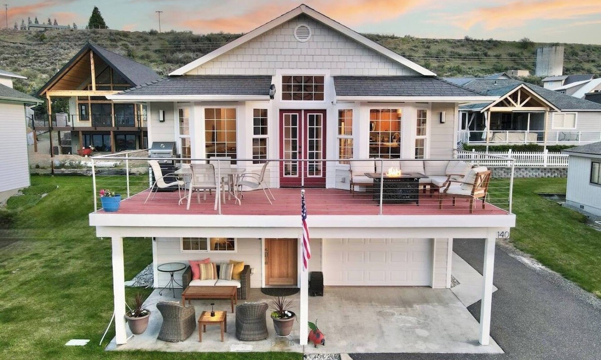 Orondo Cabin | Waterfront Community, Sun Cove, Lake Views, Pool & Beach Access