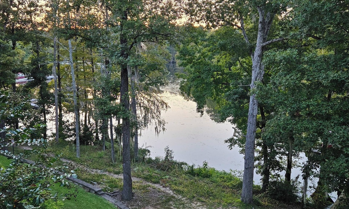 Santee Resort | Waterfront Condo on Lake Marion