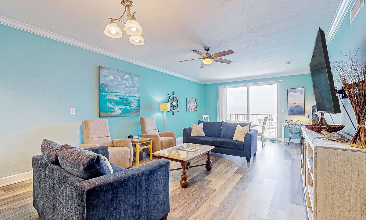 Ono Island Condo | Waterfront condo with beach access, pools, balcony, central AC, & W/D