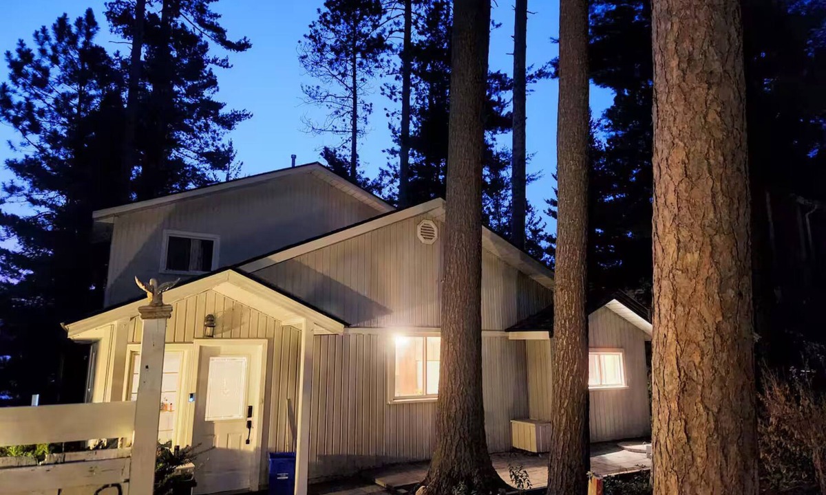 Springwater Cottage | Waterfront cottage in Elmvale, Orr Lake
