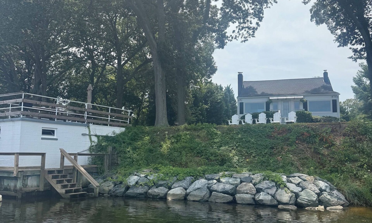 Fort Howard House | Waterfront cottage on the Chesapeake Bay