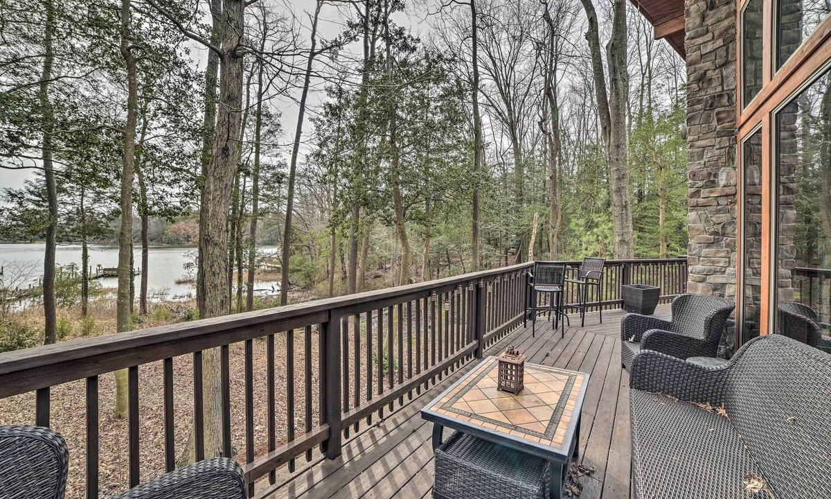 Heathsville House | Waterfront Cottage w/Fishing Dock & Fireplace!