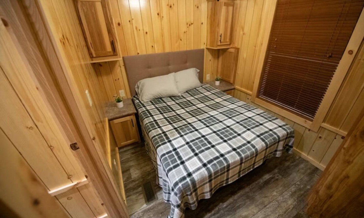 Pittsfield Cabin | Waterfront Cottage | Steps from Pine Lake & Resort Amenities | Resort Amenities