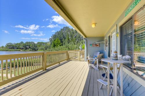 Cedar Key House | Waterfront Duplex w/Dock & Views: Near Town!