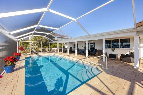Eight Lakes House | Waterfront Escape Luxurious Stay