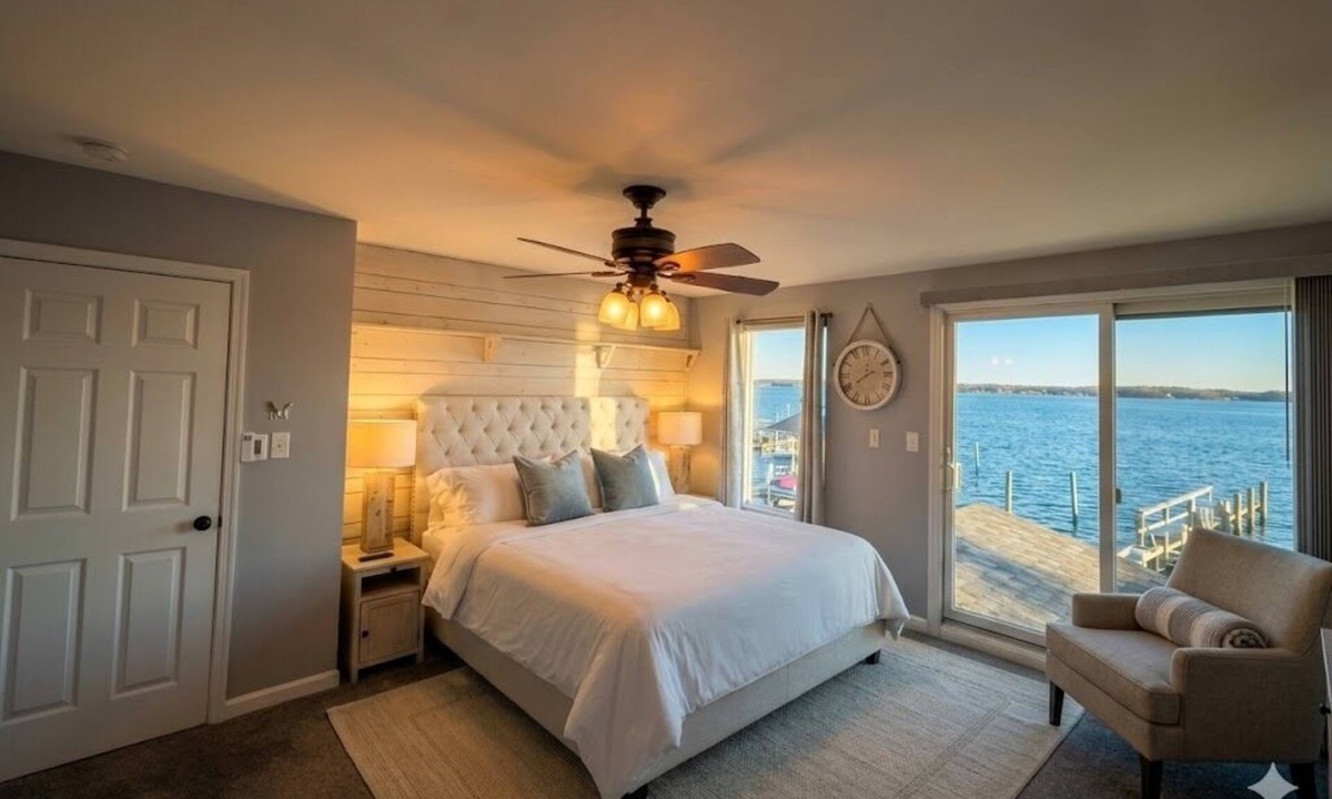 Dundalk House | Waterfront Gem w/Private Pier ~15m to Johns Hopkins & Harbor