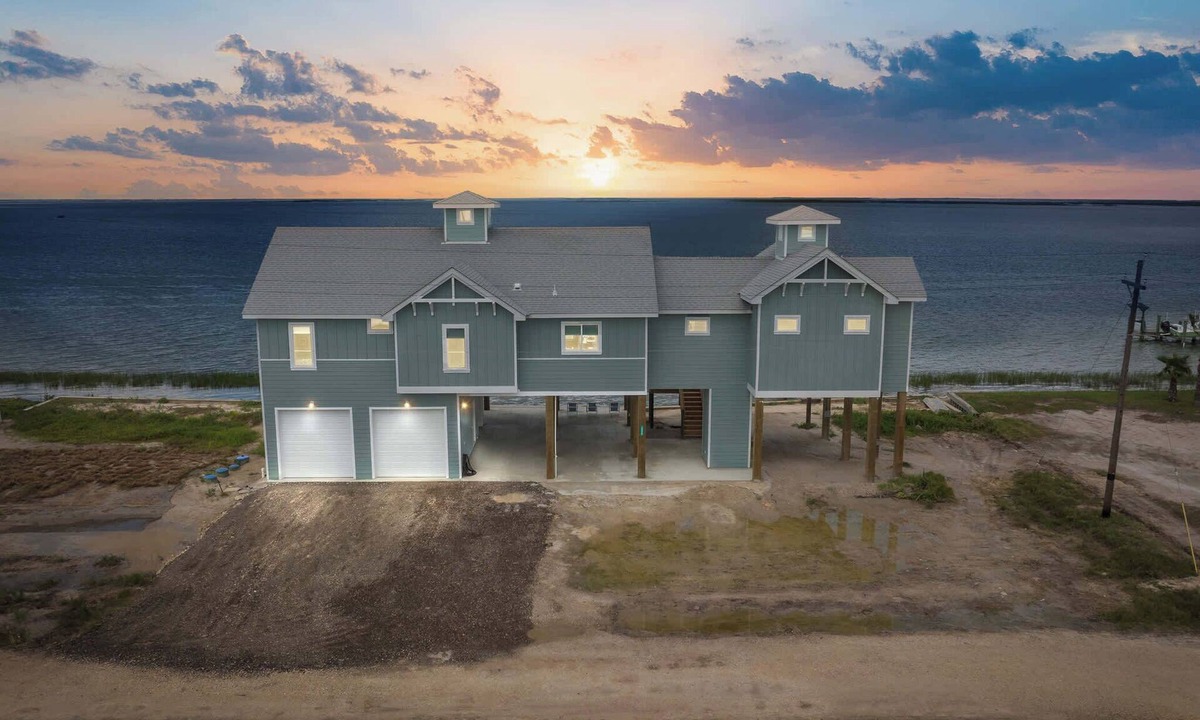 San Patricio County House | Waterfront Getaway with Pier Access
