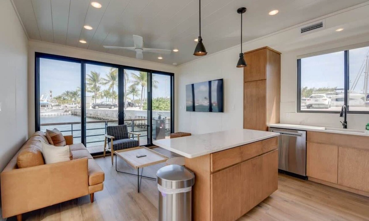 Key West Boat Rental | Waterfront & Heated Pool - Away Awai Floating Villa