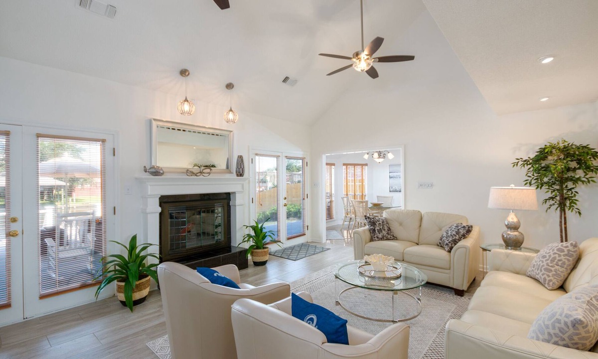 Slidell House | Waterfront Home 111 w/Boat Dock Near New Orleans French Quarter 4BR/3 Bath