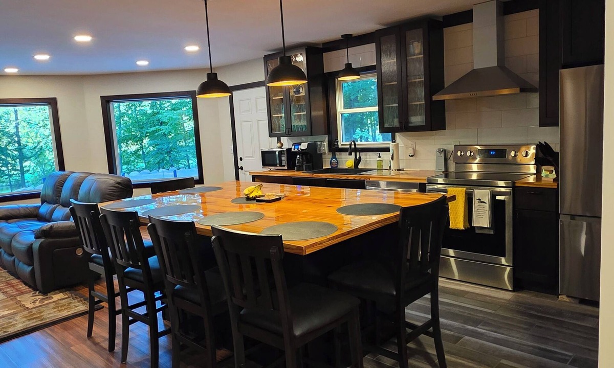 Winter House | Waterfront home on Chippewa RivernNewly constructed. Sleeps 4, accom. up to 6