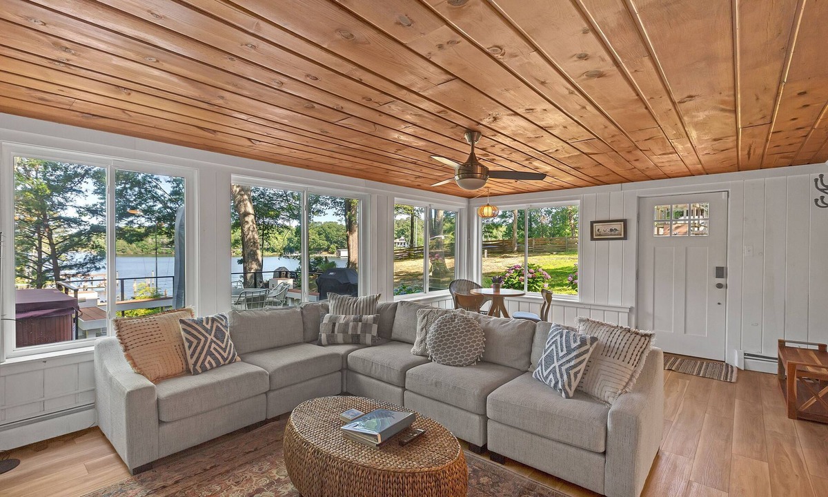 Chesapeake Ranch Estates-Drum Point House | Waterfront home on Mill Creek-5BR-3bath-Hot tub, Kayaks & private dock