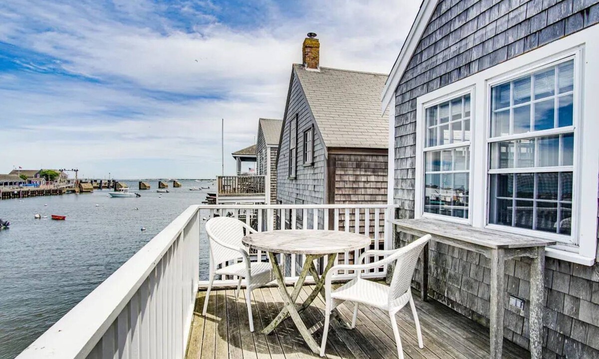 Nantucket Town Cottage | Waterfront home overlooking Nantucket Harbor