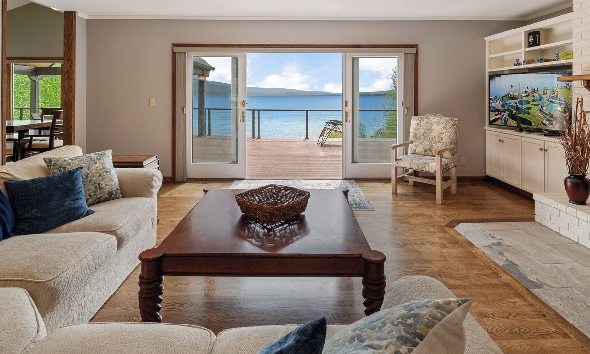 Ponder Point House | Waterfront Home Sleeps 18 | Pet Friendly | Huge Yard, Dock, Boat Lift