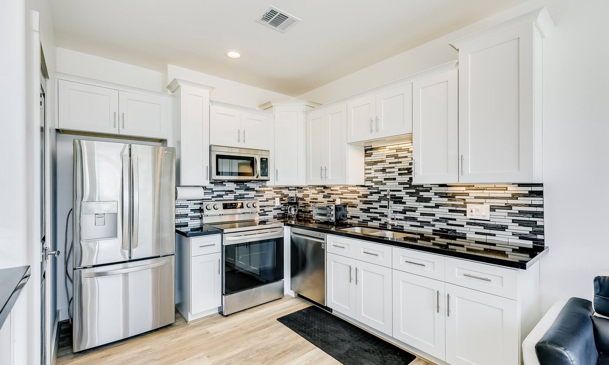 Bacliff House | Waterfront home with enclosed yard, rooftop deck, hot tub, & W/D - dogs OK