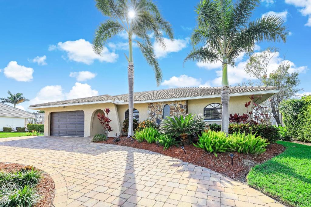 Marco Island House | Waterfront home with pool and western exposure