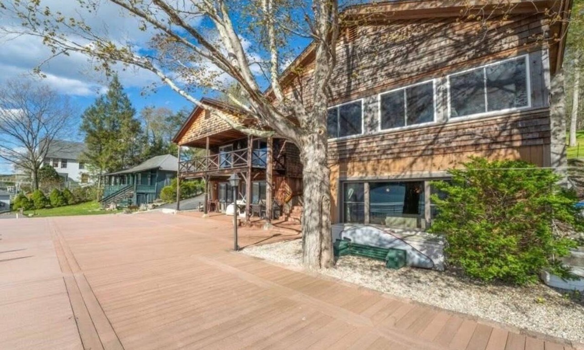 Winchester House | Waterfront House & Guest House Available in Winchester, CT!