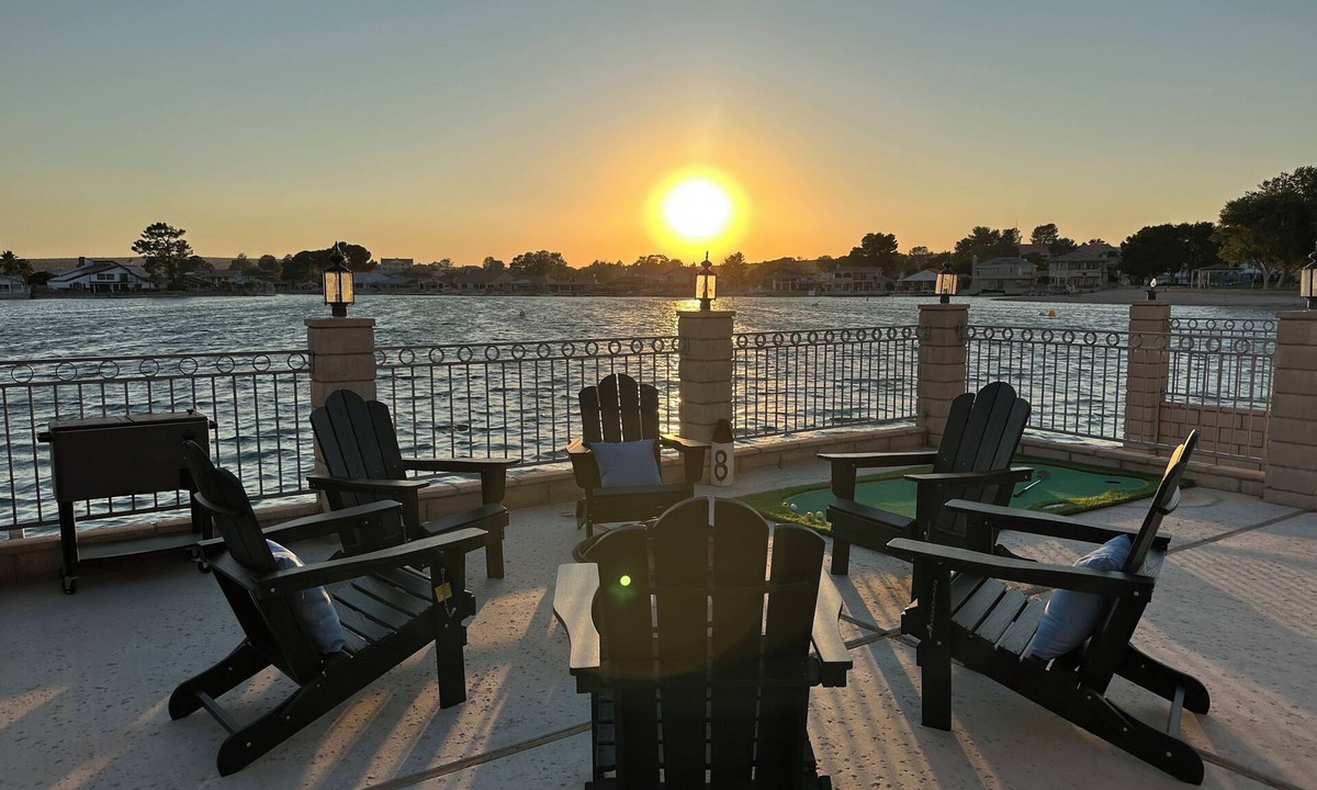 Silver Lakes Country Club House | Waterfront Lake House Gameroom Fishing