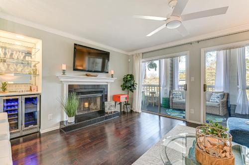 Mount Mourne House | Waterfront Lake Norman Retreat w/Balcony