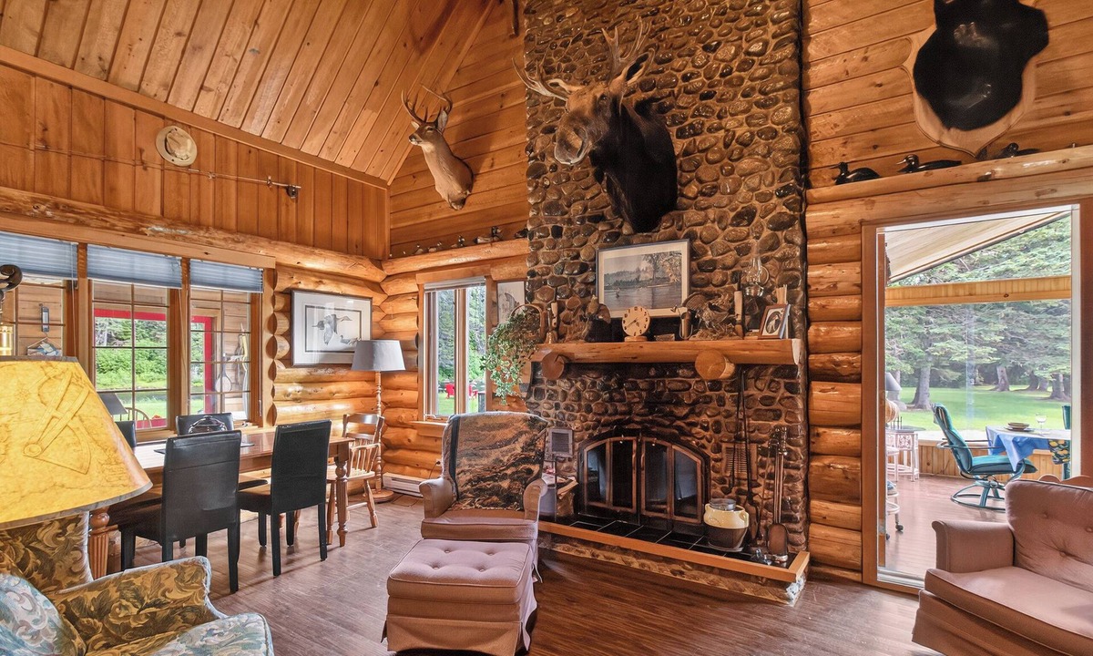 Red Bank Ski Chalet | Waterfront Log Cabin for Nature Lovers,moments with family friends, Spa Sleep 8