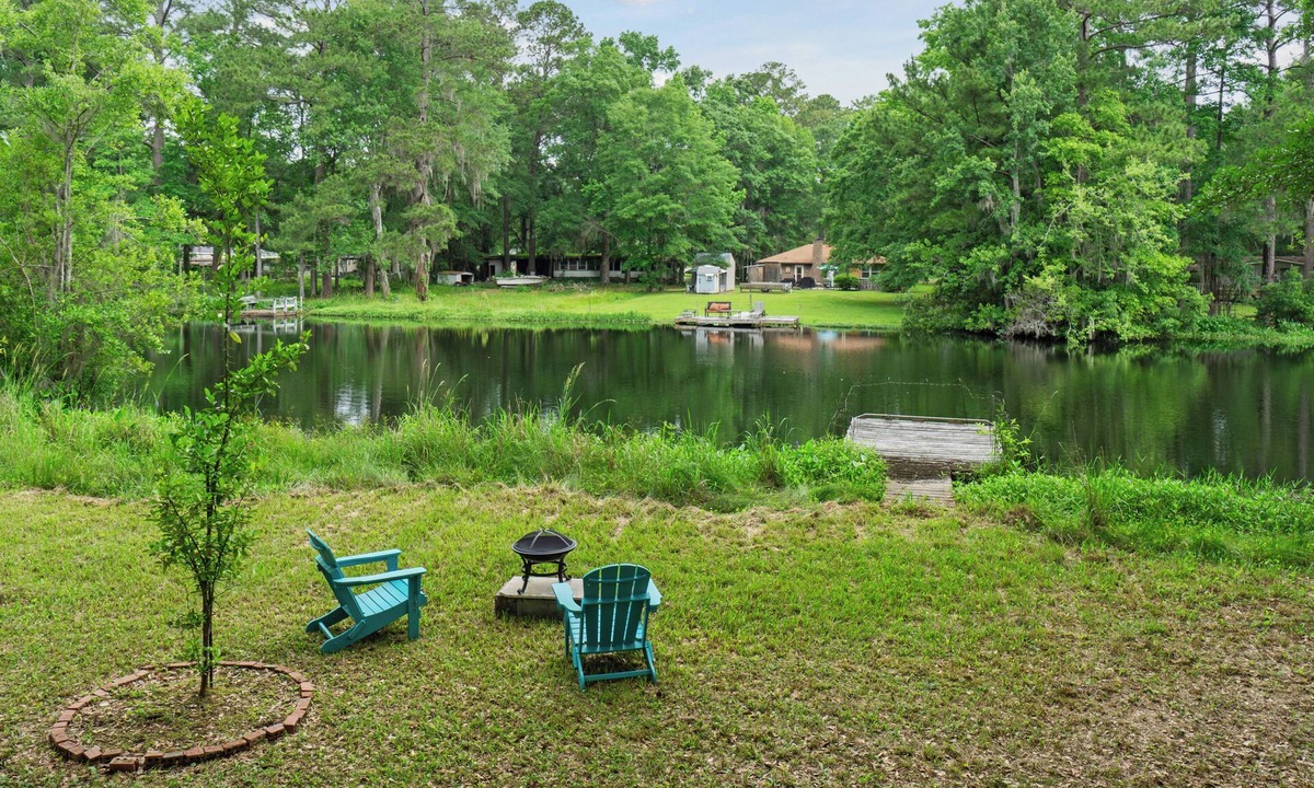 Fleming Cabin | Waterfront Log home near Savannah Downtown