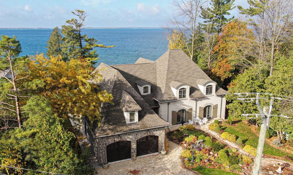 Brock Ski Chalet | Waterfront Luxury French Chateau | Lake Simcoe | Ping Pong | Games | Fireplace