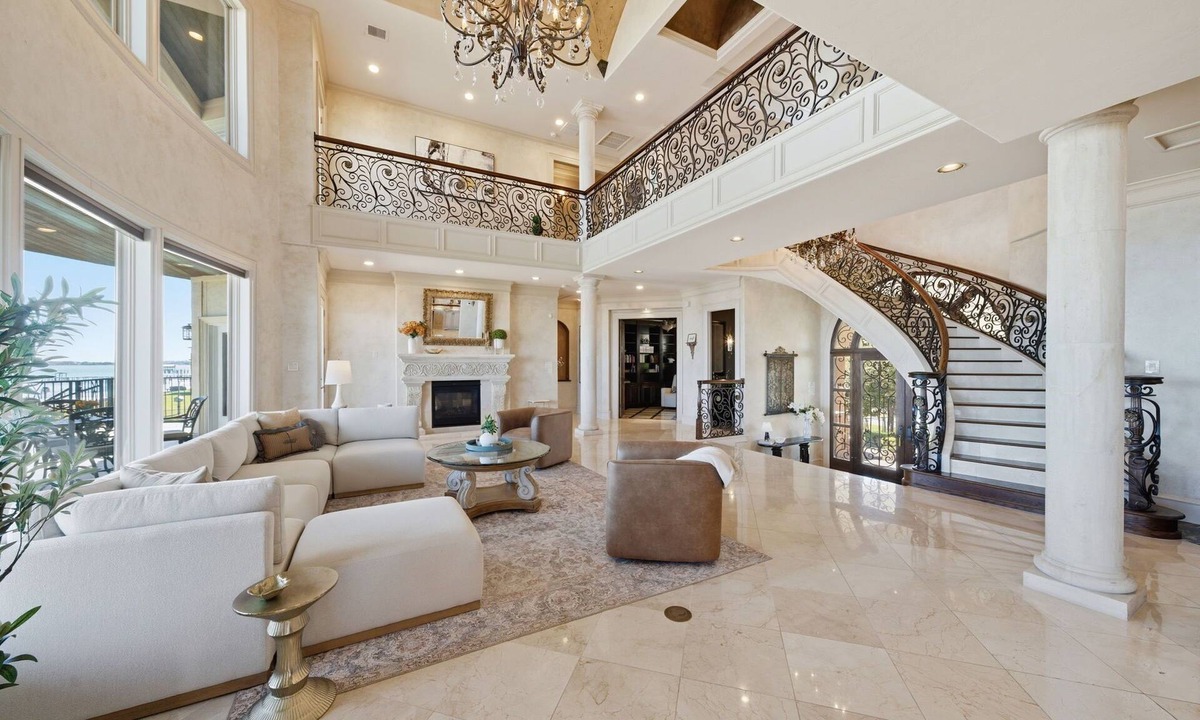 El Lago House | Waterfront Mansion Estate w/Pool & Hot Tub!