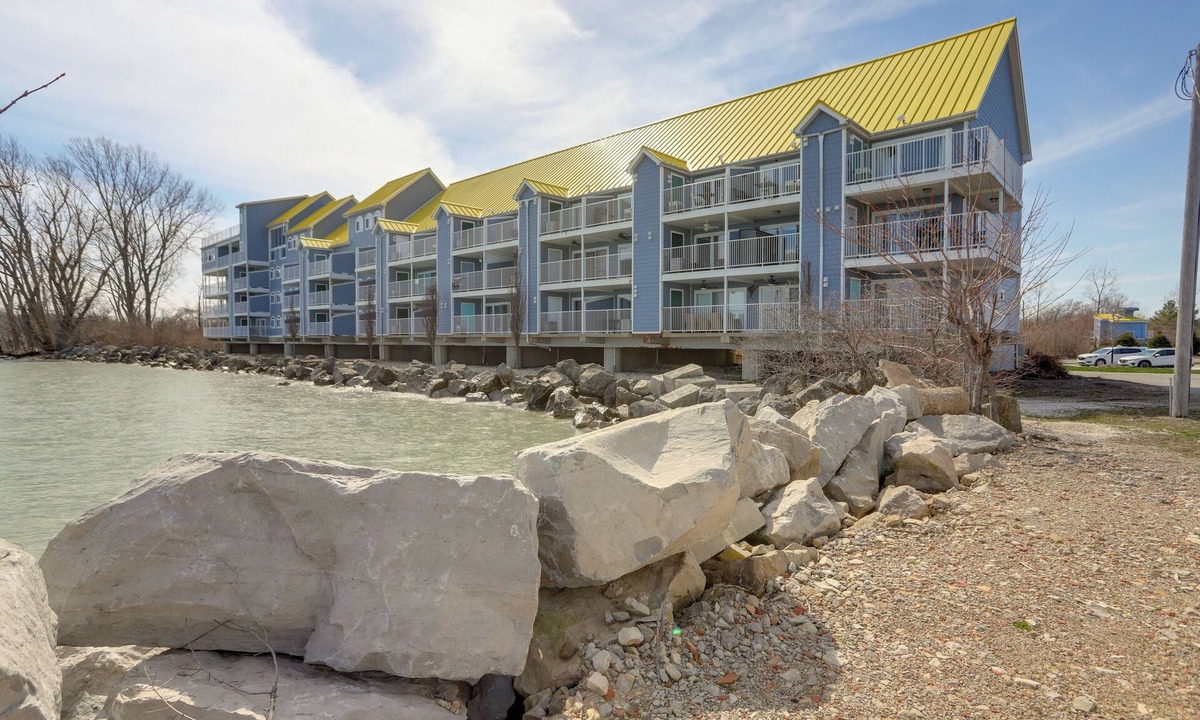 Put-in-Bay Condo | Waterfront Middle Bass Condo w/Lake Erie Views!