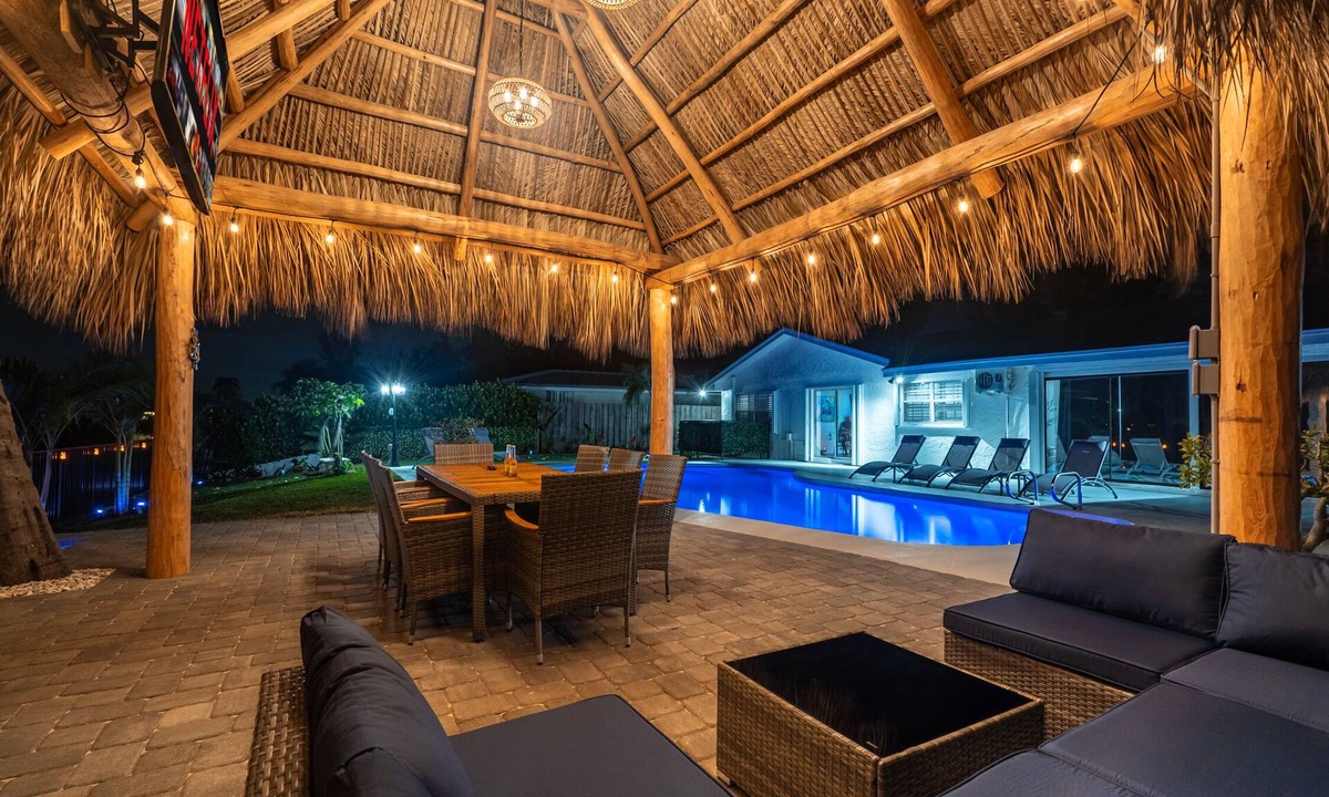 Lake Worth House | Waterfront Oasis w/Pool, Minigolf & TikiHut! Perfect for Families