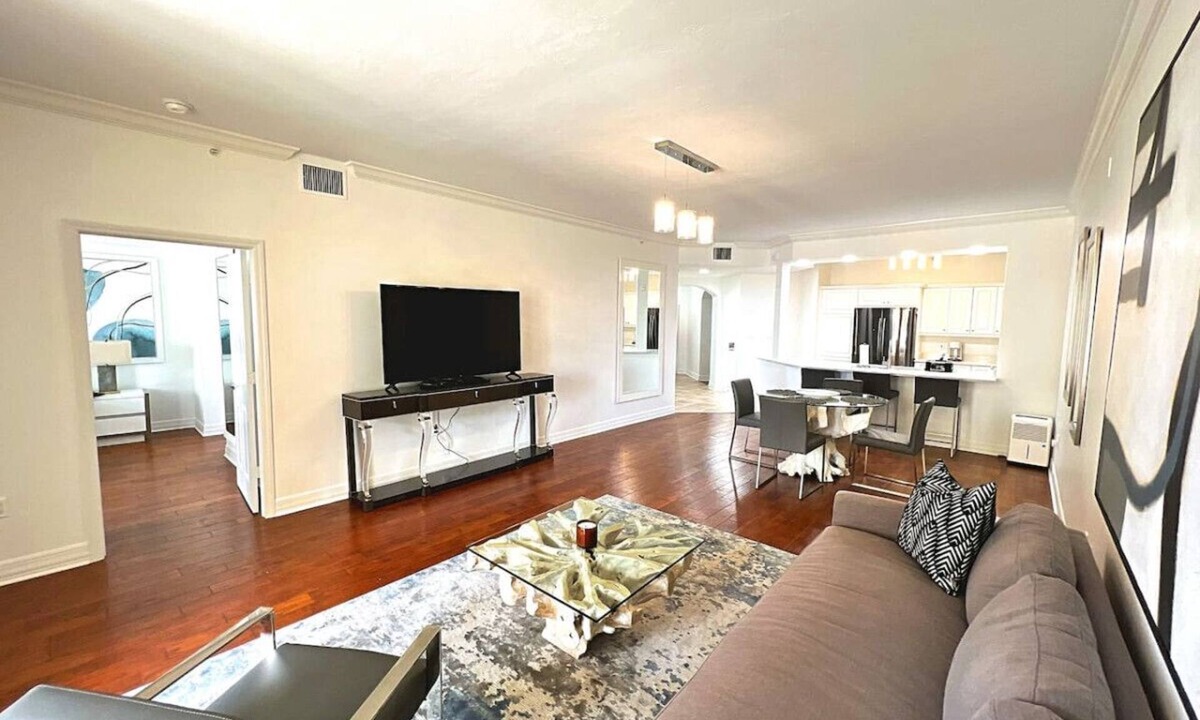 Redevelopment Area Condo | Waterfront Oasis, Luxury Condo, First-Class Dining