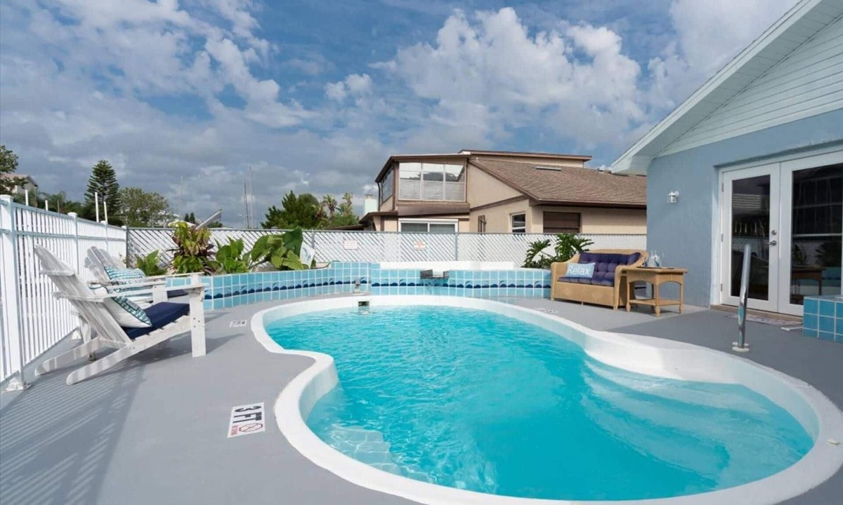 Hudson House | Waterfront Oasis! Private Pool, Dock, Kayaks, Paddle Board, Fishing & More – Relax & Enjoy the Gulf!