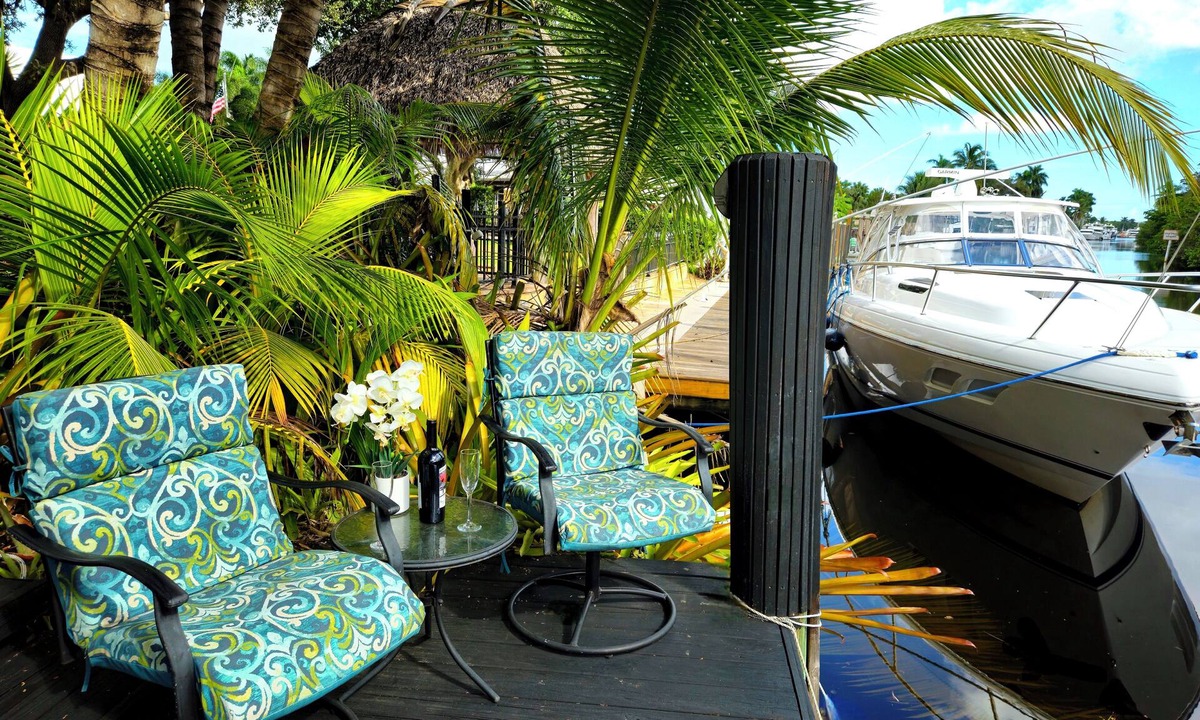 Lauderdale Isles House | Waterfront paradise with heated pool & jacuzzi