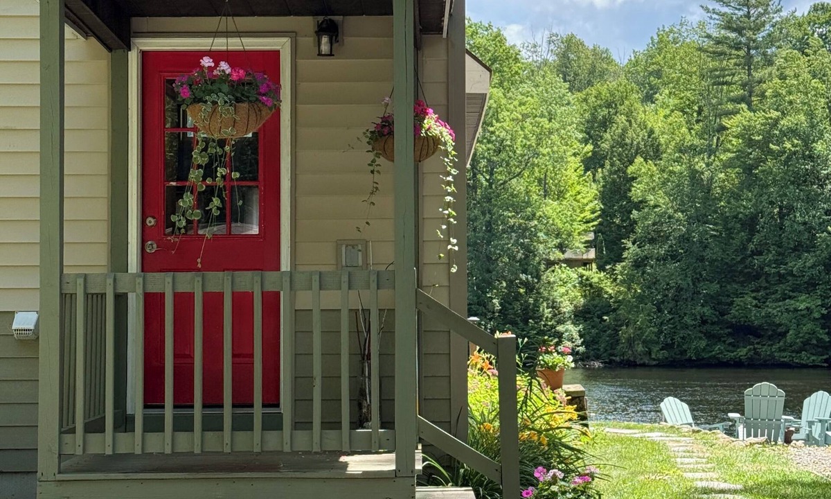 Corinth House | Waterfront paradise, hot tub. Saratoga/Lake George. Super clean & sanitized.
