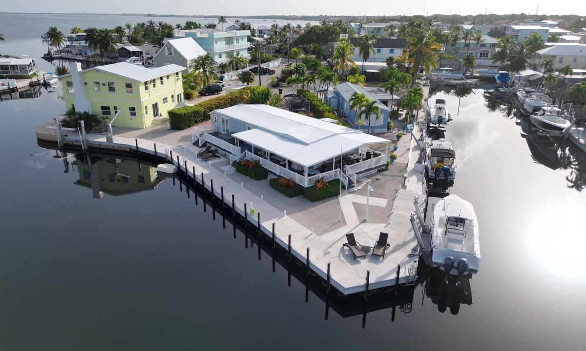 Cross Key Waterways House | Waterfront Paradise in Key Largo: A Spacious Corner Lot with 220ft of Dockage