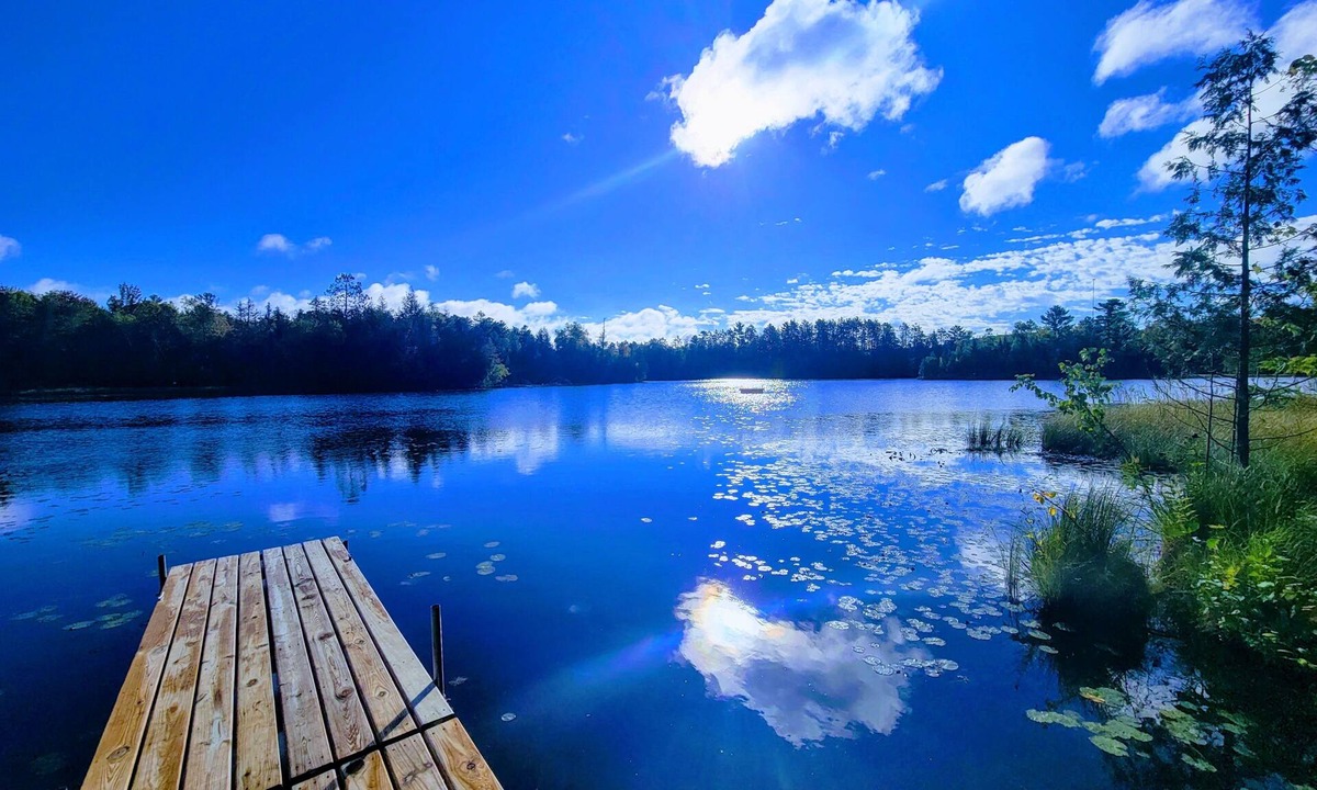Lakewood Cabin | Waterfront Peninsula Escape Cabin