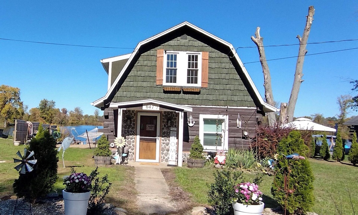 Portage Lakes Cabin | Waterfront Portage Lakes Cabin Near Towpath Trail, Fishing & Birdwatching!