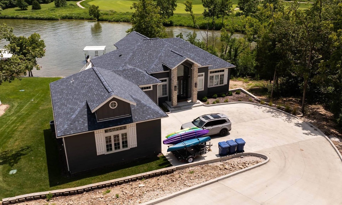 Camdenton House | Waterfront & private pool Lake Ozarks