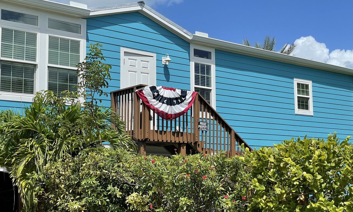Cutthroat Harbor Estates House | Waterfront Relaxation and Barefoot Sunsets