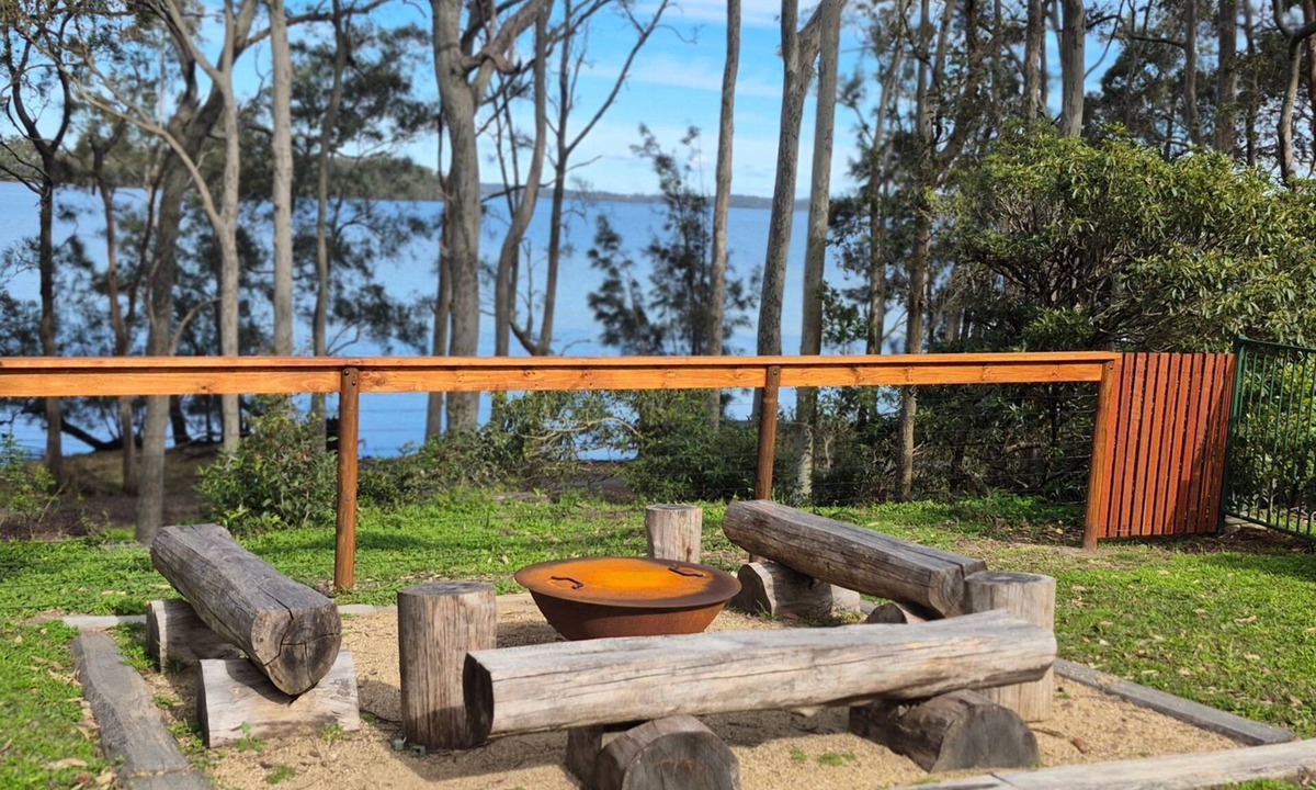 Sanctuary Point House | Waterfront Retreat by Book Jervis Bay Getaway Kayaks, Bikes, Fast Wi-Fi and more